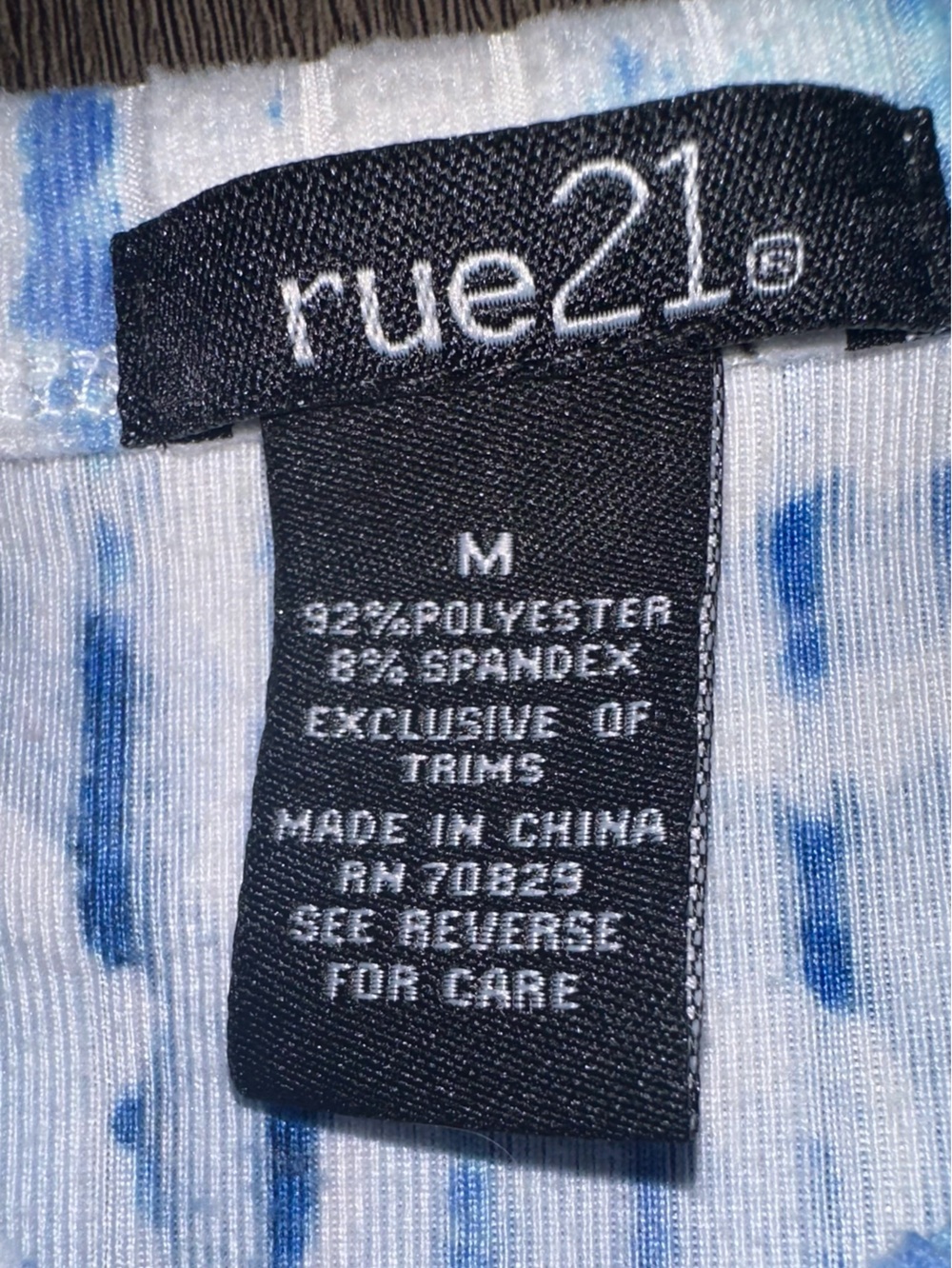 Rue21 Blue & White Print Ribbed Crop Top with Tie Sides - Women’s Medium - Picture 3 of 6